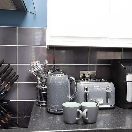 Lavish 2Bed Apartment In The Heart Of Birkenhead Exterior foto