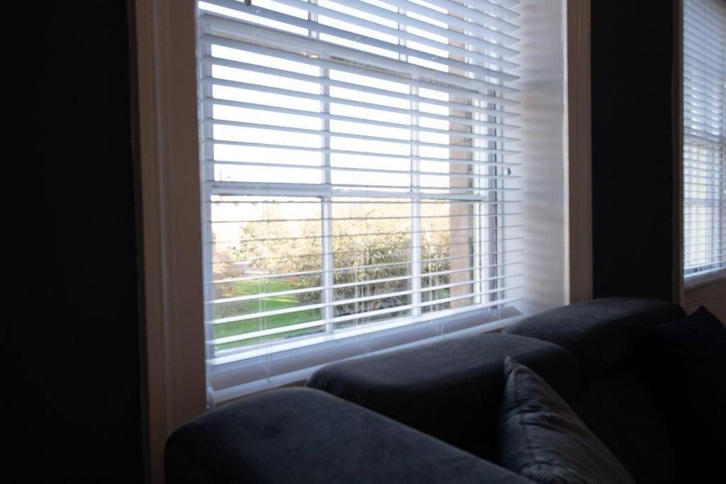 Lavish 2Bed Apartment In The Heart Of Birkenhead Exterior foto
